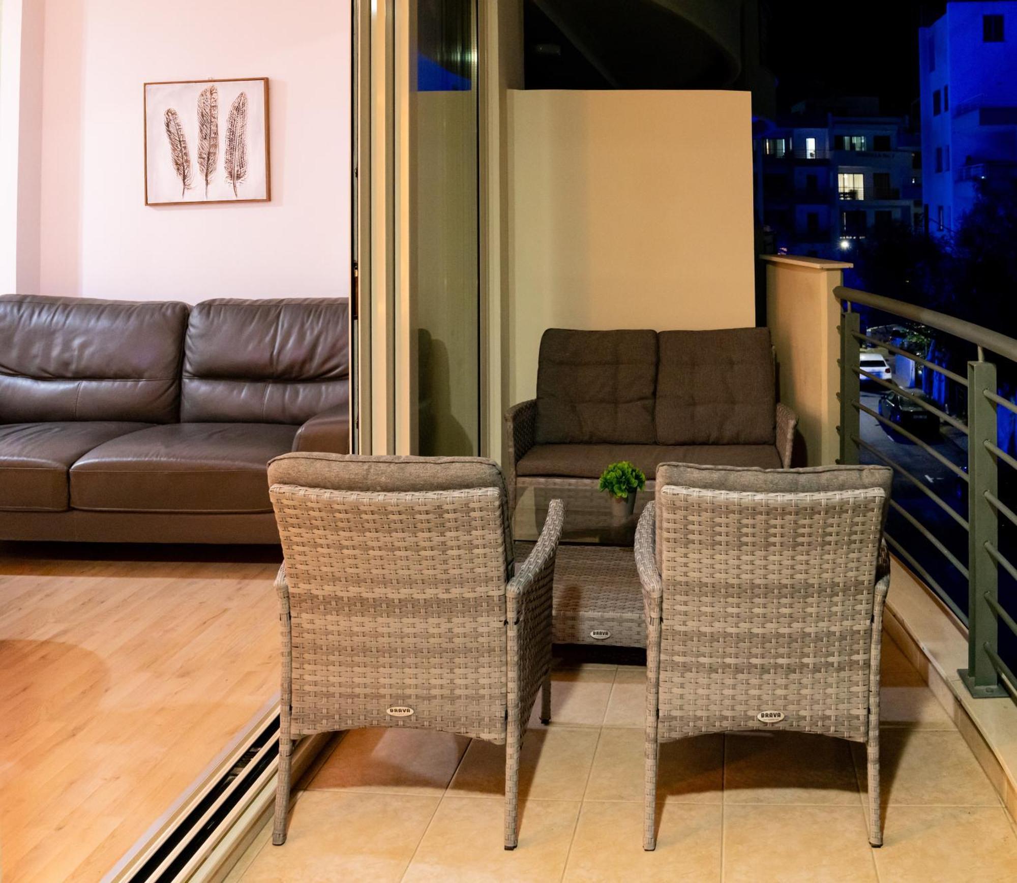 Earth Apartment Ларнака Экстерьер фото